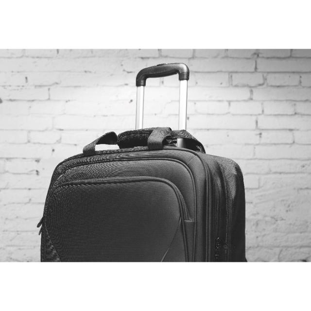 Trolley business Macau, cu buzunar laptop, 17 inch, negru