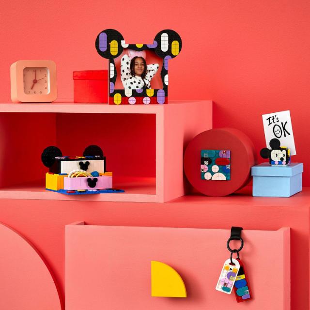 LEGO DOTS, Caseta Mickey Mouse si Minnie Mouse pentru proiecte scolare, numar piese 669, varsta 6+